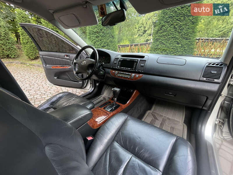 Седан Toyota Camry 2002 в Дрогобыче