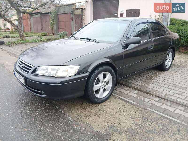 Седан Toyota Camry 2000 в Одесі