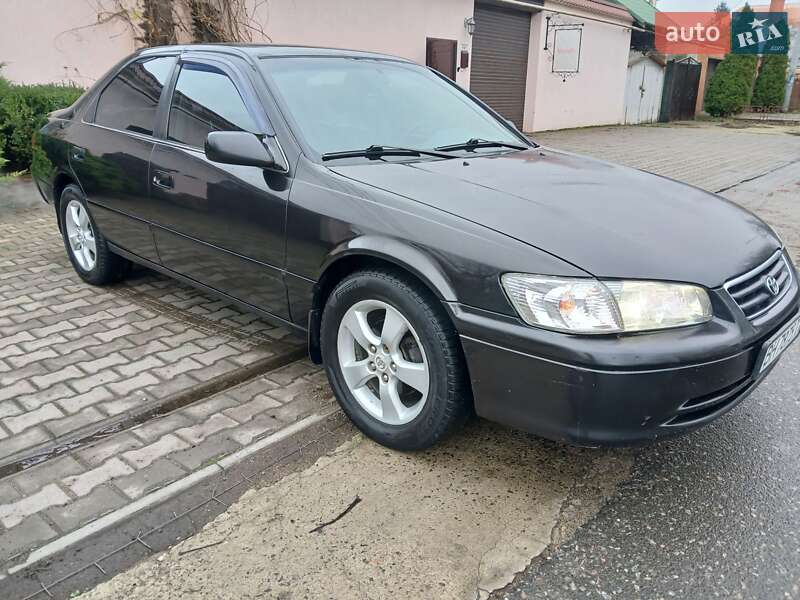 Седан Toyota Camry 2000 в Одесі