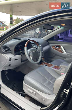 Седан Toyota Camry 2007 в Рівному