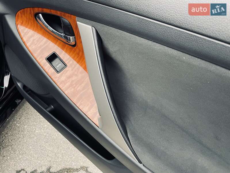 Седан Toyota Camry 2010 в Киеве