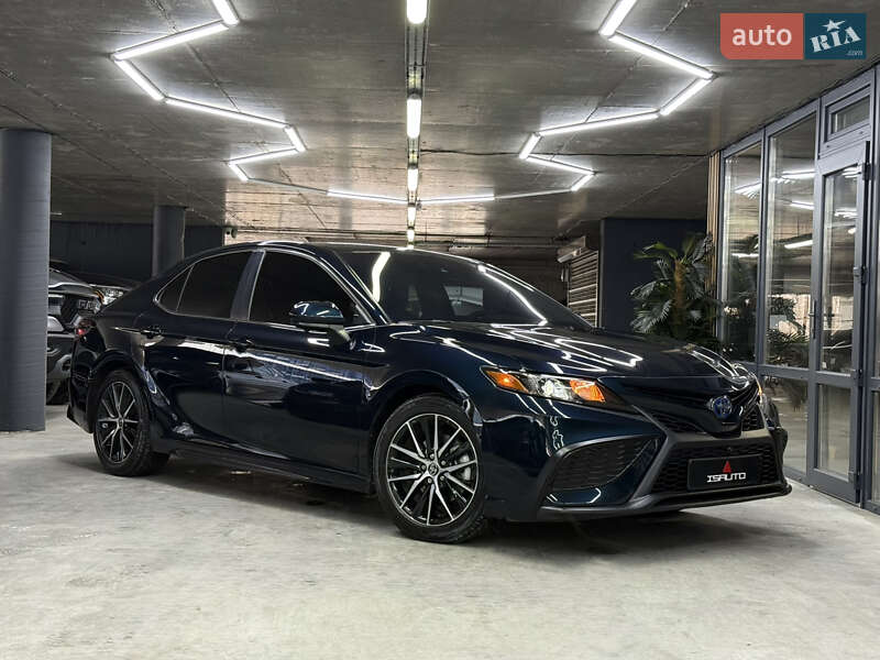 Седан Toyota Camry 2021 в Одессе