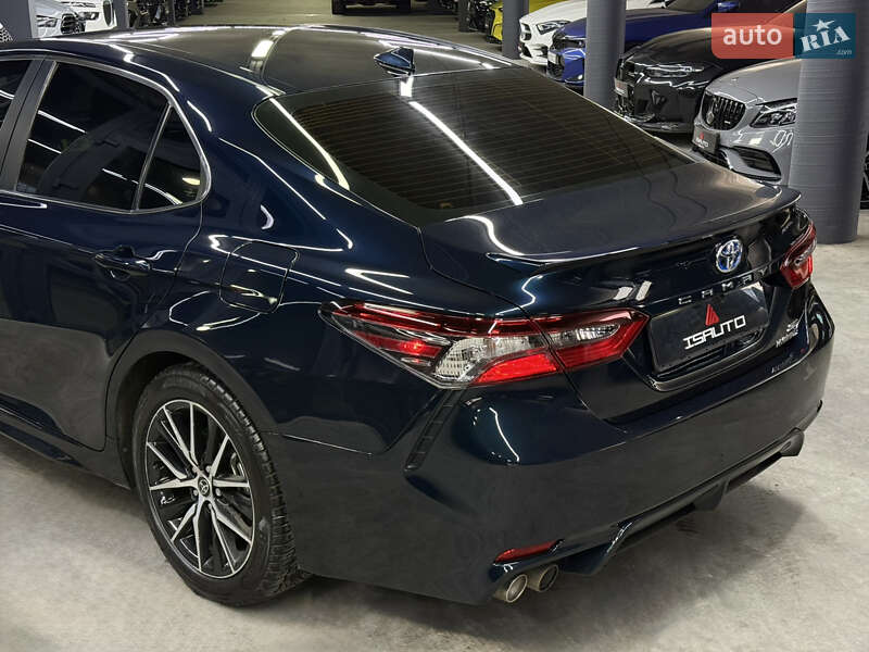 Седан Toyota Camry 2021 в Одессе
