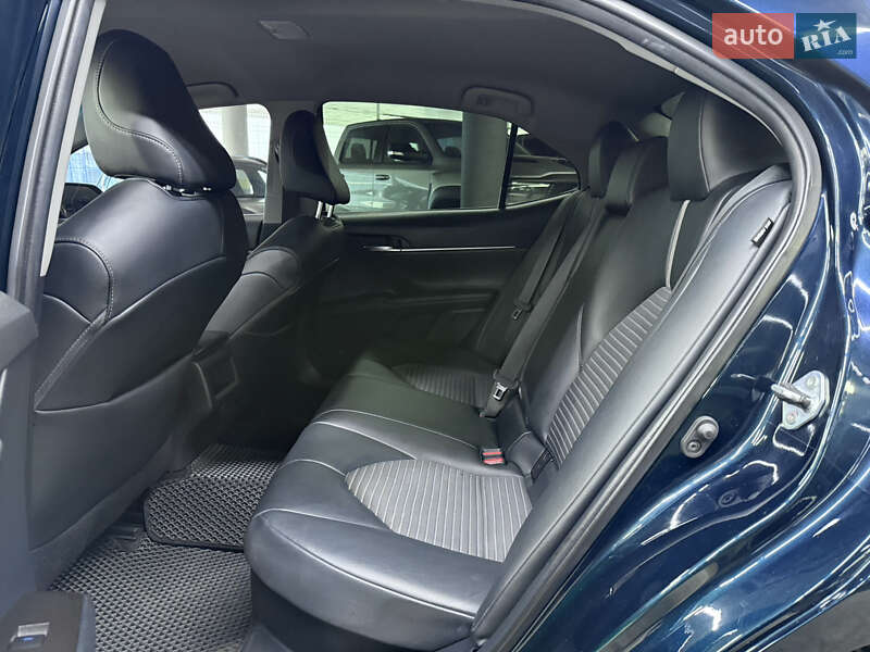 Седан Toyota Camry 2021 в Одессе