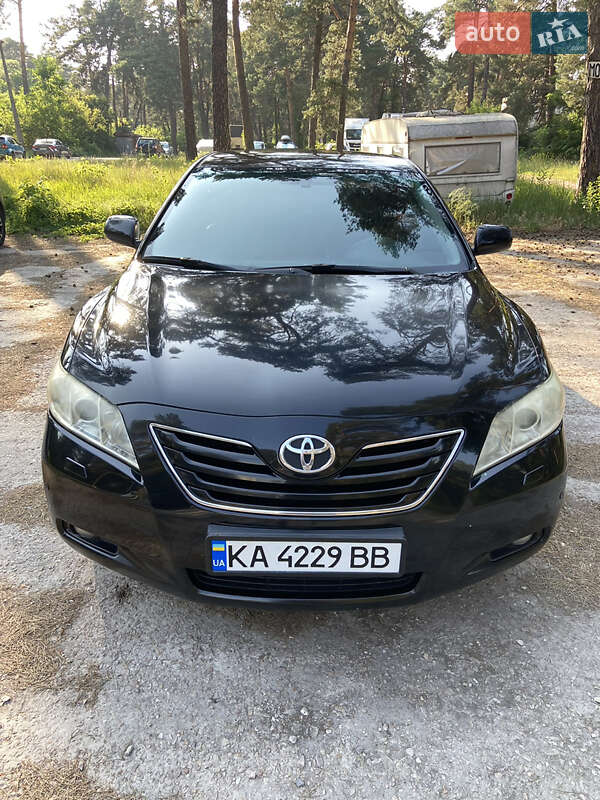 Седан Toyota Camry 2008 в Києві