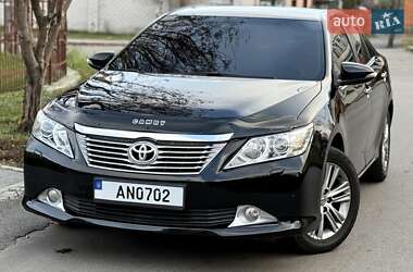 Седан Toyota Camry 2013 в Днепре