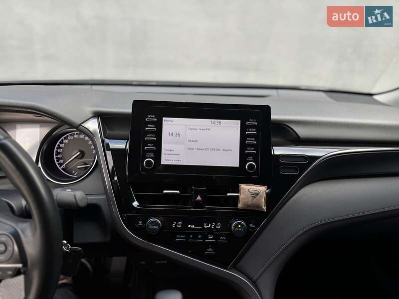 Седан Toyota Camry 2021 в Житомире