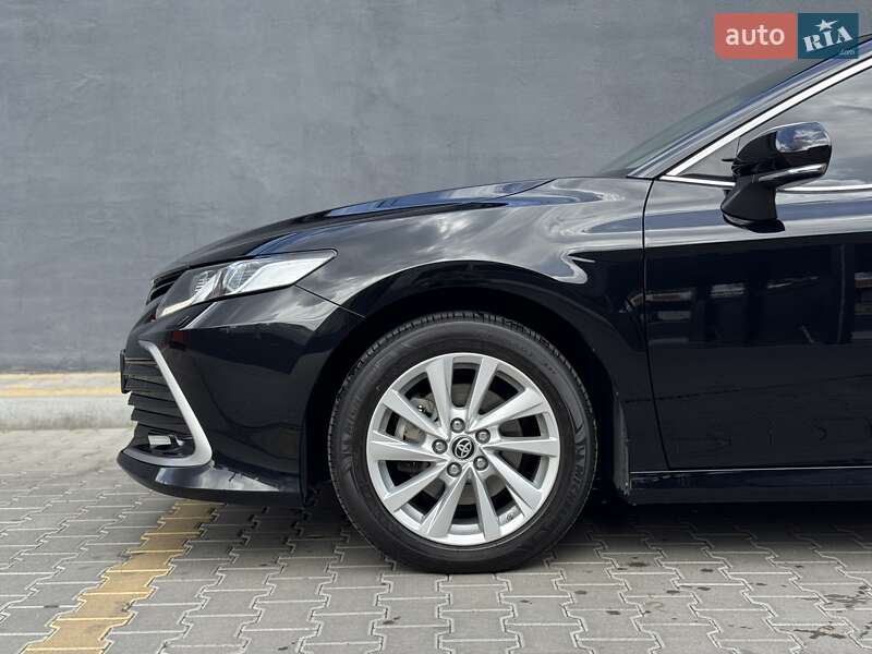 Седан Toyota Camry 2021 в Житомире