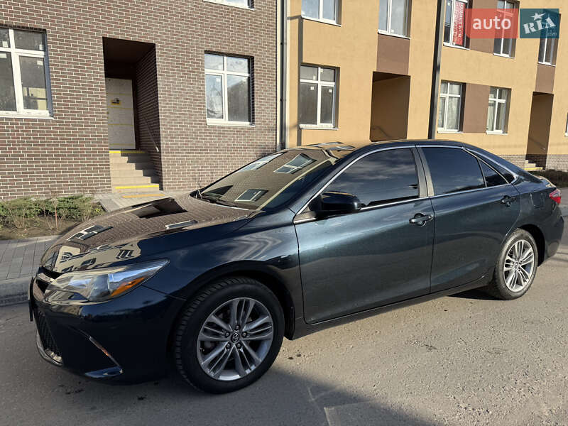 Toyota Camry 2016
