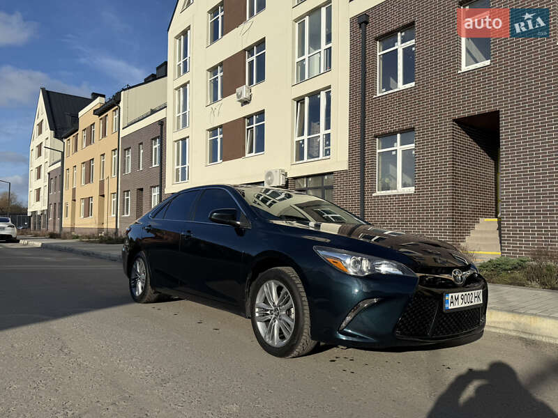 Седан Toyota Camry 2016 в Броварах