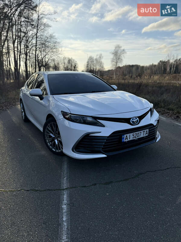 Toyota Camry 2021