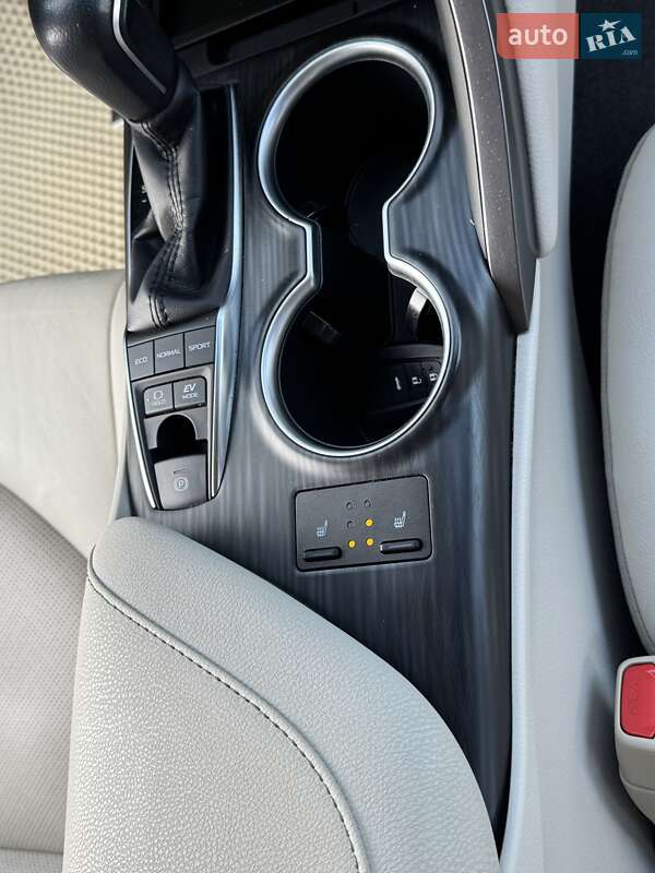 Седан Toyota Camry 2021 в Одесі