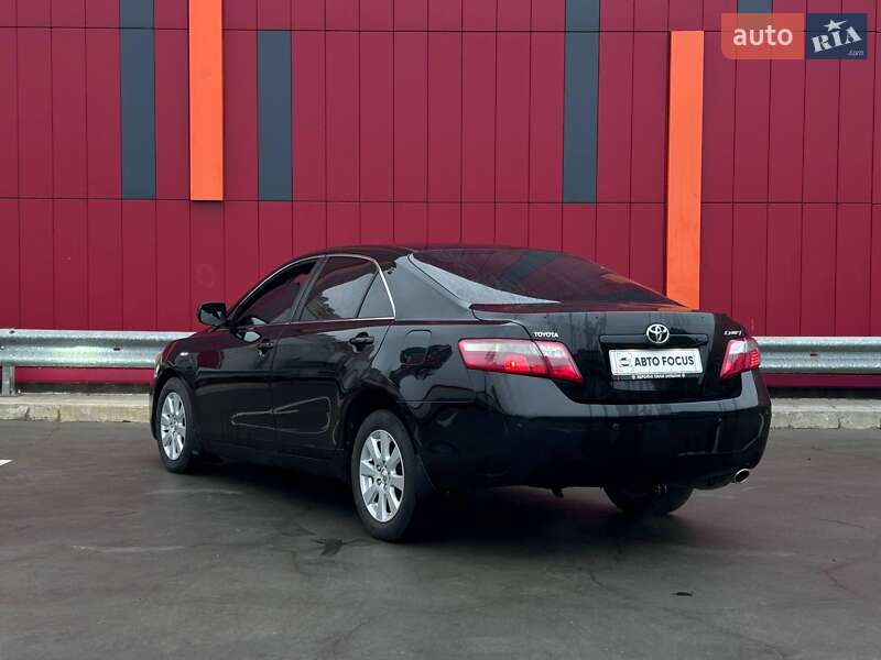 Седан Toyota Camry 2008 в Києві