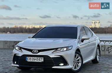 Седан Toyota Camry 2023 в Киеве