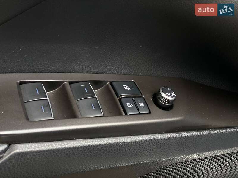 Седан Toyota Camry 2020 в Киеве фото 27 Седан Toyota Camry 2020 в Киеве