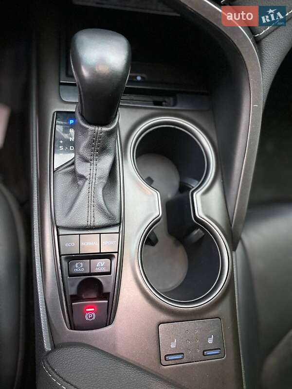 Седан Toyota Camry 2020 в Киеве фото 50 Седан Toyota Camry 2020 в Киеве