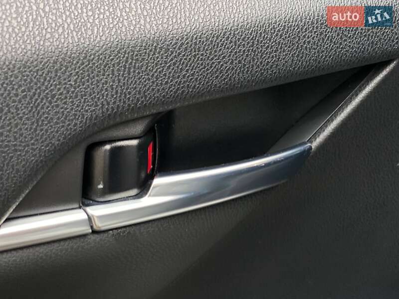 Седан Toyota Camry 2020 в Киеве фото 54 Седан Toyota Camry 2020 в Киеве