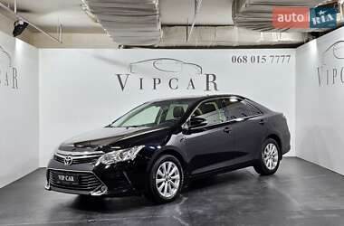 Седан Toyota Camry 2015 в Києві