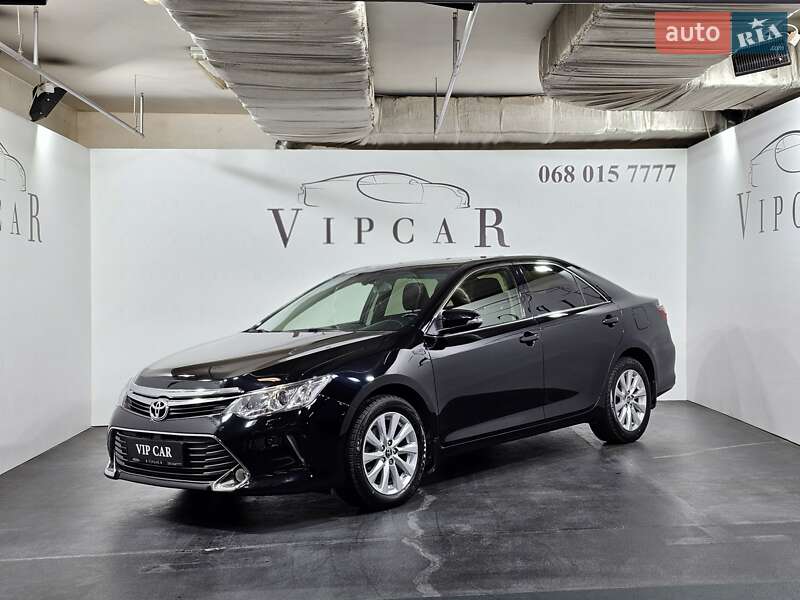 Toyota Camry 2015