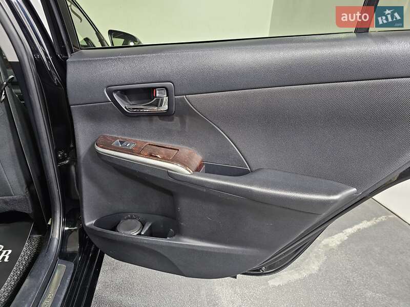 Седан Toyota Camry 2015 в Киеве фото 17 Седан Toyota Camry 2015 в Киеве