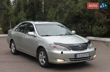 Седан Toyota Camry 2002 в Черкассах