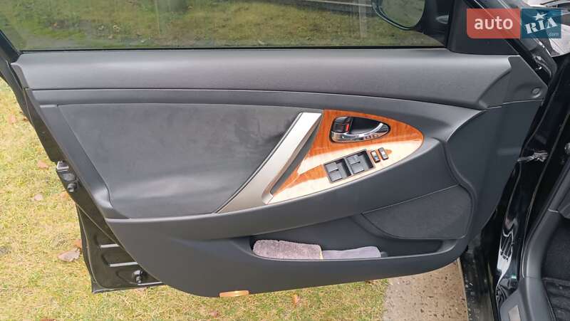 Седан Toyota Camry 2008 в Барышевке