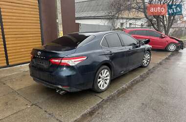 Седан Toyota Camry 2018 в Киеве