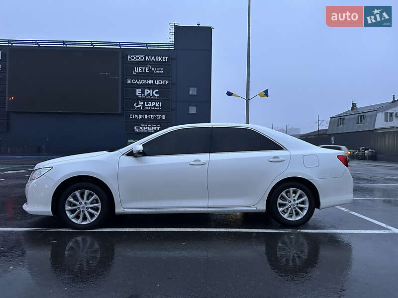Седан Toyota Camry 2011 в Киеве