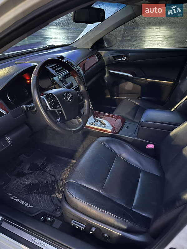 Седан Toyota Camry 2011 в Киеве
