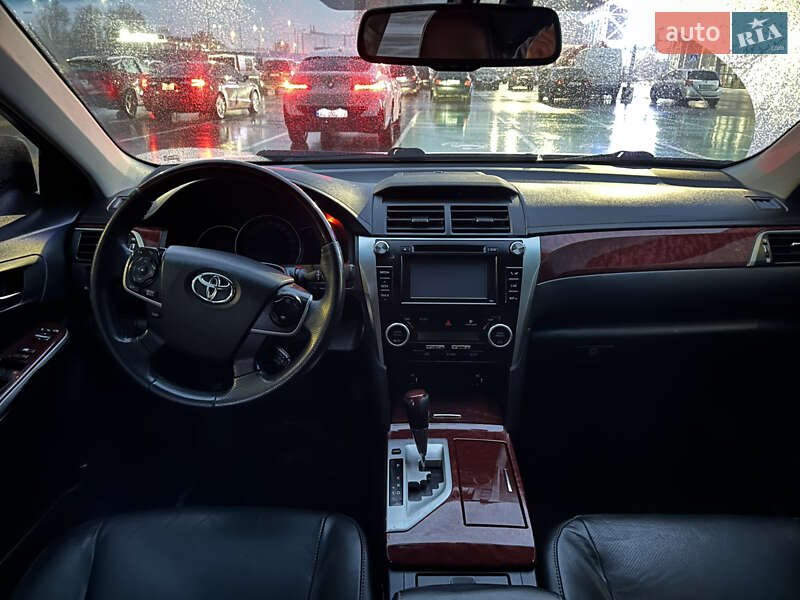 Седан Toyota Camry 2011 в Киеве