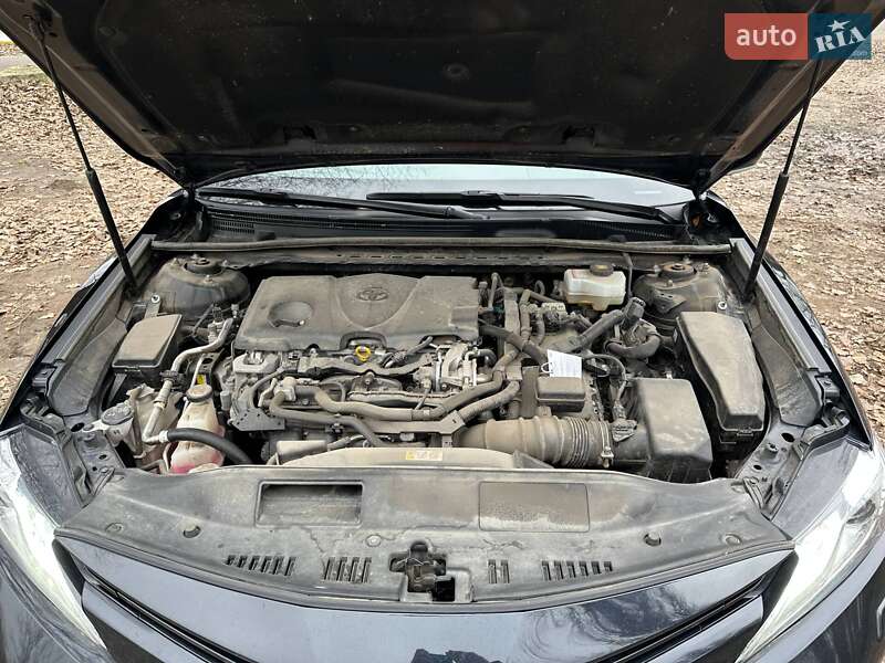 Седан Toyota Camry 2019 в Киеве