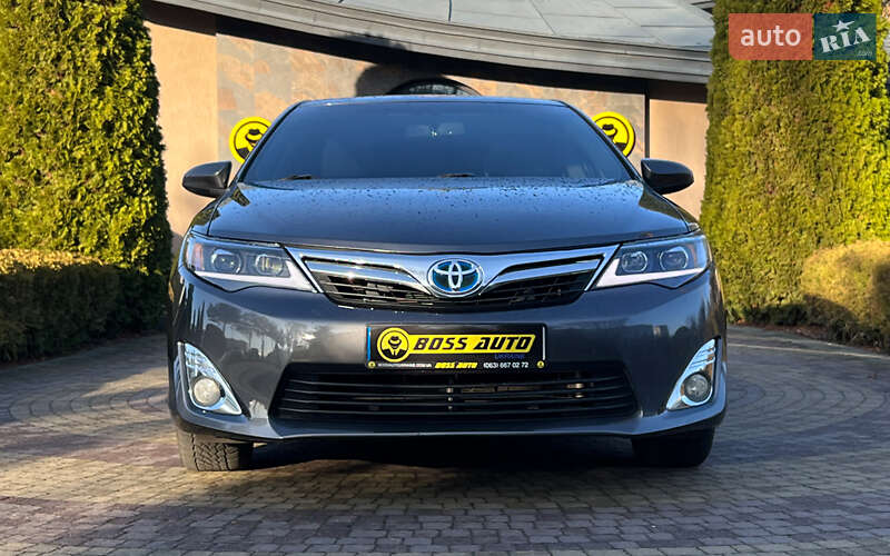 Седан Toyota Camry 2013 в Львові