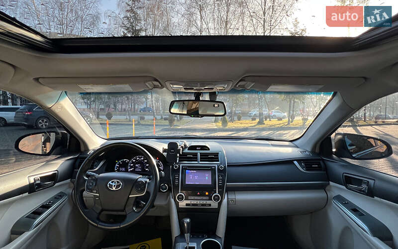 Седан Toyota Camry 2013 в Львові
