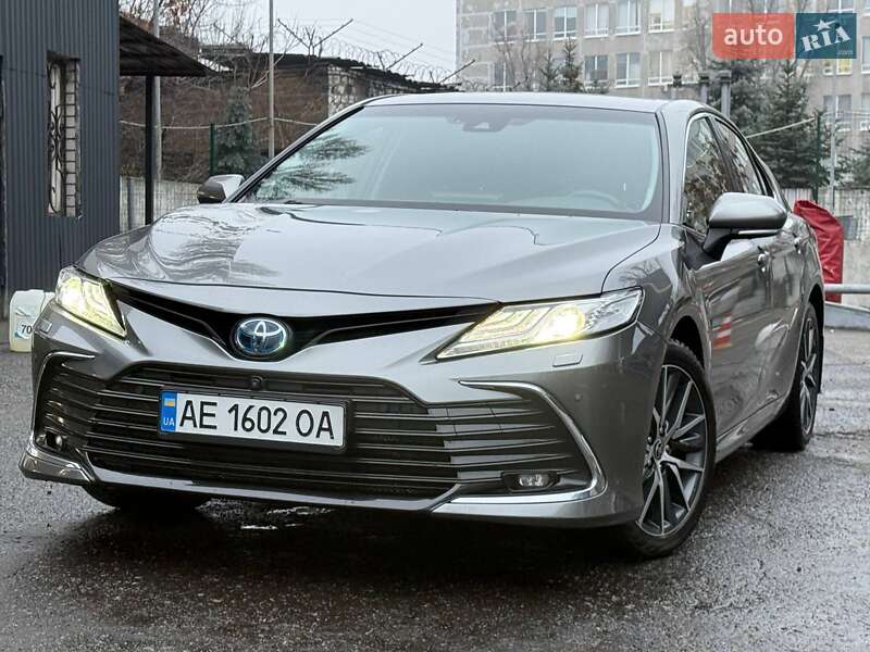 Toyota Camry 2021