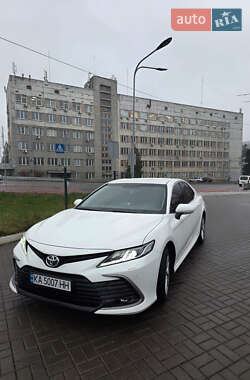 Седан Toyota Camry 2021 в Киеве