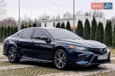 Седан Toyota Camry 2018 в Харкові