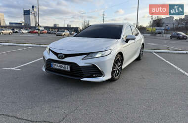 Седан Toyota Camry 2022 в Киеве