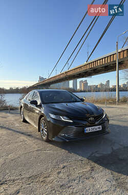 Седан Toyota Camry 2018 в Києві