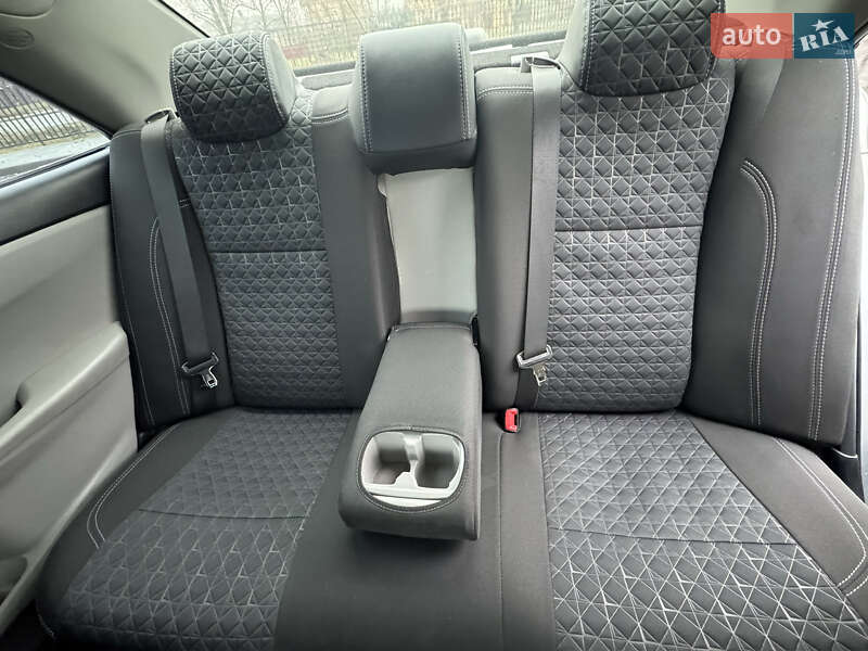 Седан Toyota Camry 2014 в Чернігові