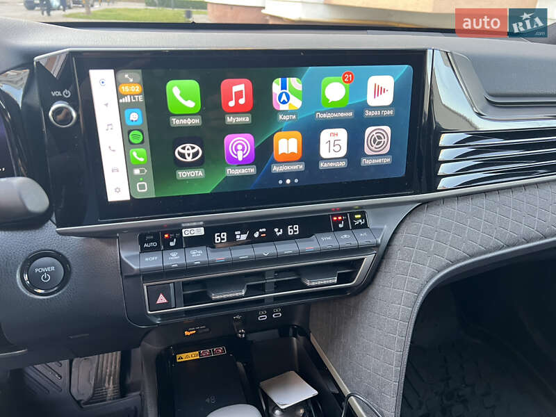 Седан Toyota Camry 2024 в Ивано-Франковске