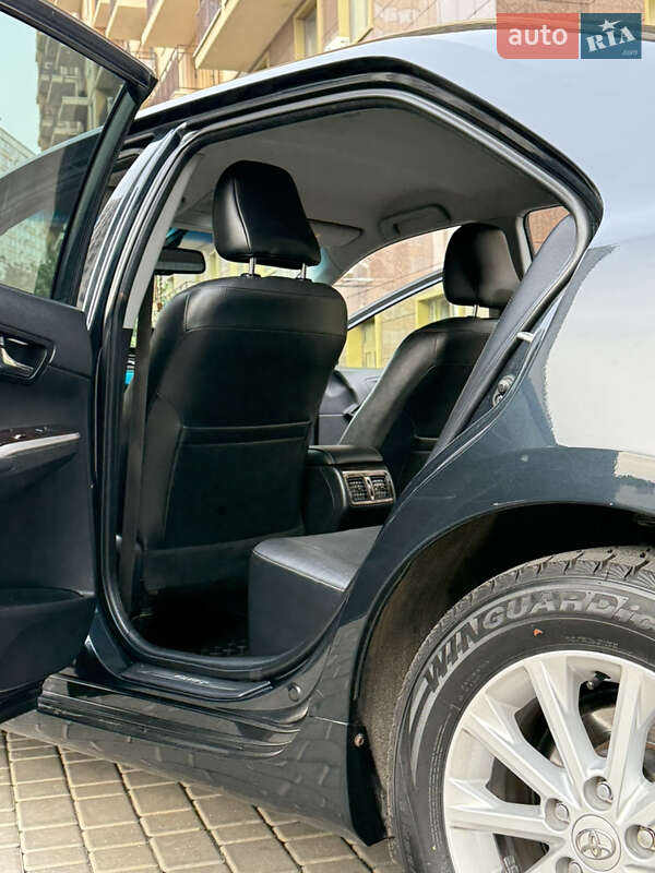 Седан Toyota Camry 2015 в Одессе