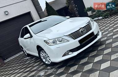 Седан Toyota Camry 2014 в Киеве