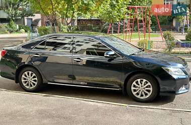 Седан Toyota Camry 2012 в Александровке (Краматорского района)