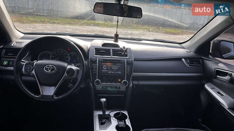 Седан Toyota Camry 2014 в Києві
