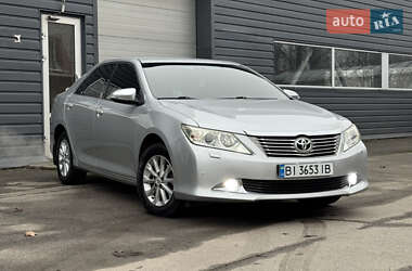Седан Toyota Camry 2012 в Кременчуге