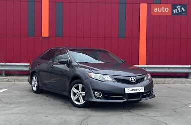Седан Toyota Camry 2012 в Києві