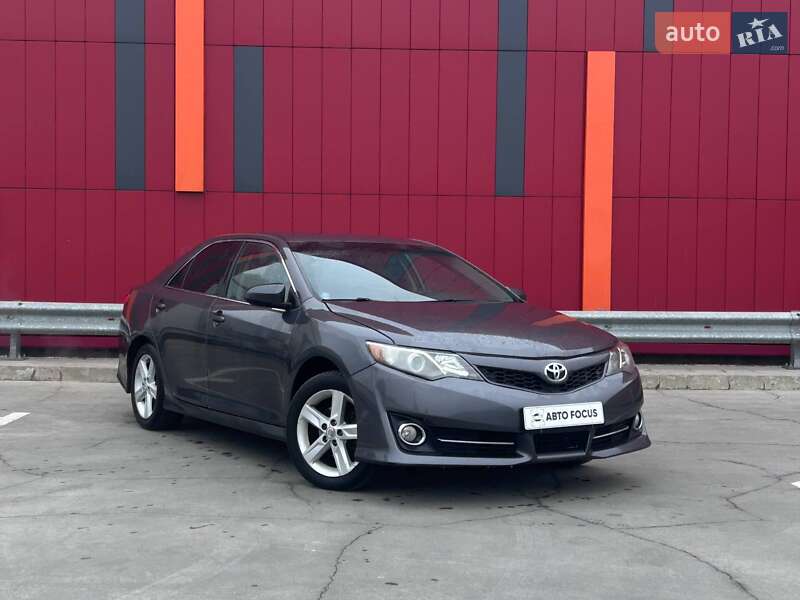 Toyota Camry 2012