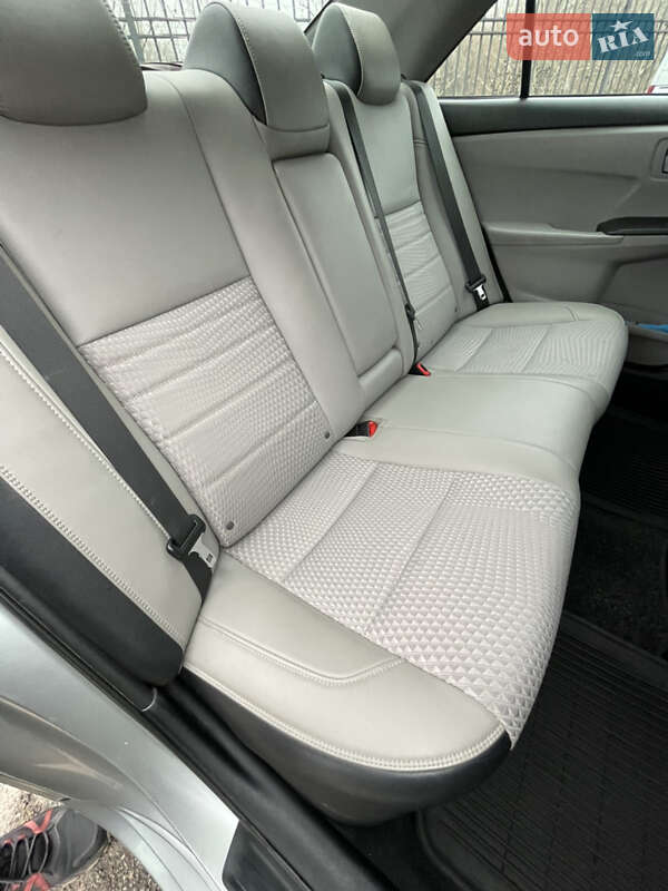 Седан Toyota Camry 2015 в Києві