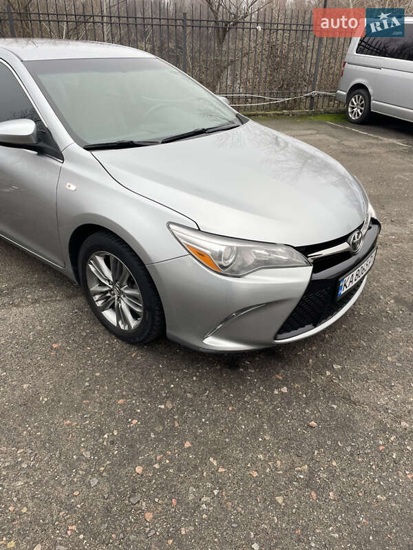 Седан Toyota Camry 2015 в Києві