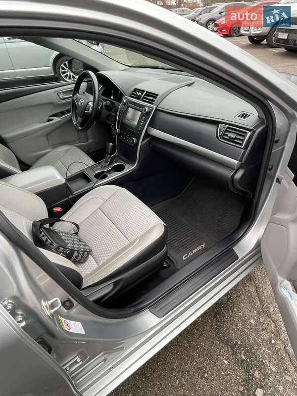 Седан Toyota Camry 2015 в Києві